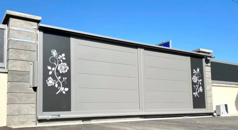 Portail alu coulissant motorisé à Gournay en Bray