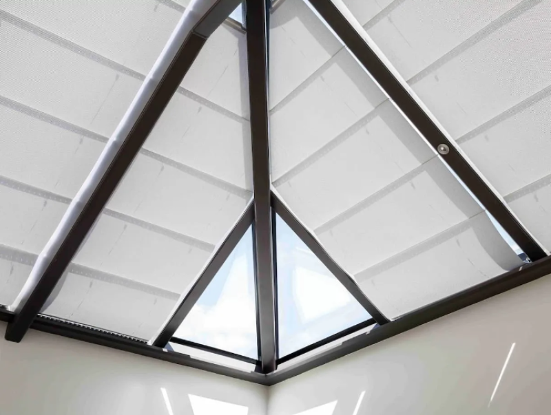 L’été arrive ? Optez pour les stores anti chaleur Reflex’sol et gardez vos pièces vitrées au frais à Dieppe