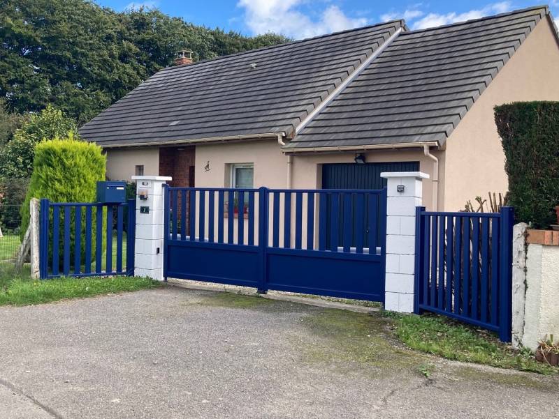 Portail battant - HORIZAL Bleu 5010