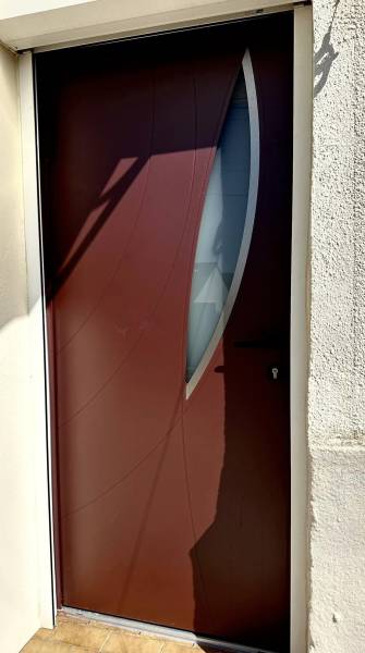 Porte mixte Bois-Alu face extérieure alu rouge