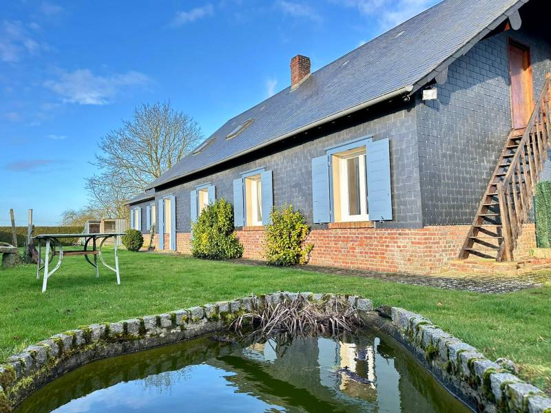 Pose volets battants aluminium isolés bleu ral 5014 maison rénovée à Beauvais