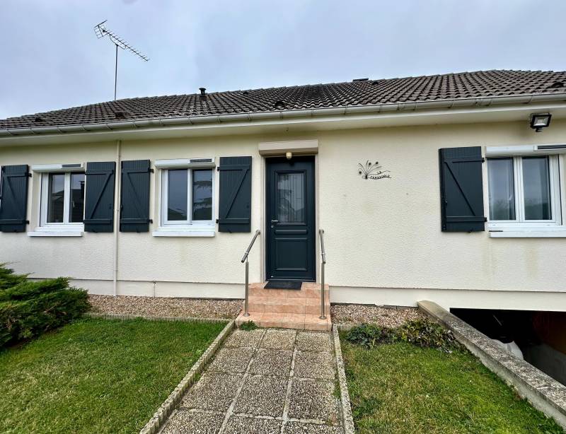 Pose de porte d’entrée sur mesure à Gournay en Bray – rénovation esthétique avec modèle Zilten SEGOVIA‑1