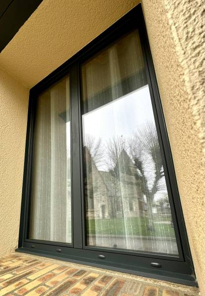 Détail ouvrant caché menuiserie aluminium premium