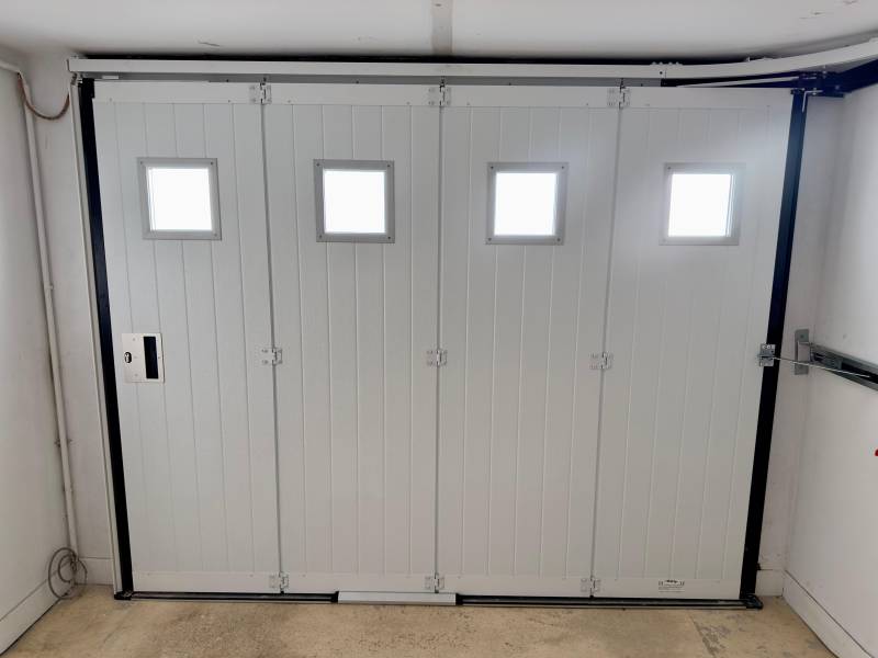 PORTE SECT SDA MOT AVEC HUBLOTS