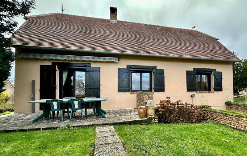 Ensemble de menuiseries mixtes PVC–alu avec volets roulants solaires à Beauvais