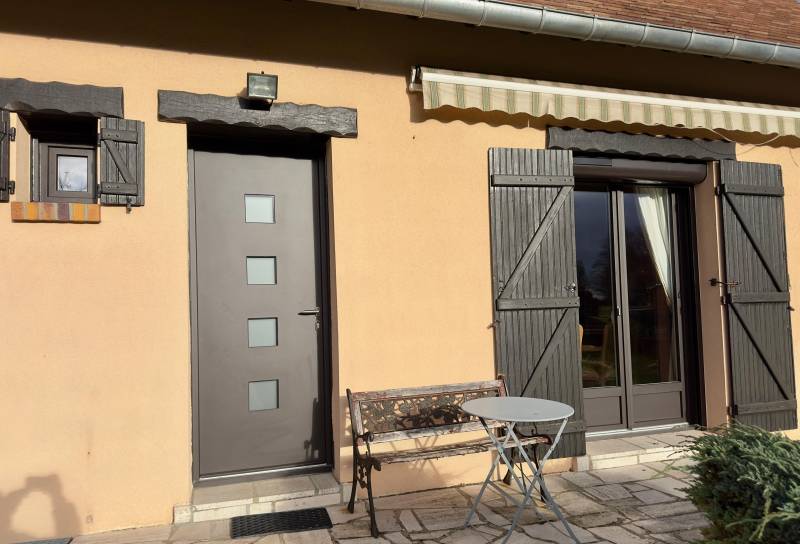 Porte d’entrée mixte Proferm modèle HEXA installée au Mont-Saint-Adrien dans l’Oise