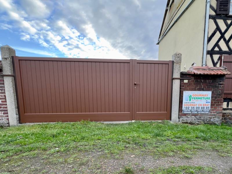 Portail aluminium CETAL Mercure haut de gamme Mars Sable C2 à Beauvais