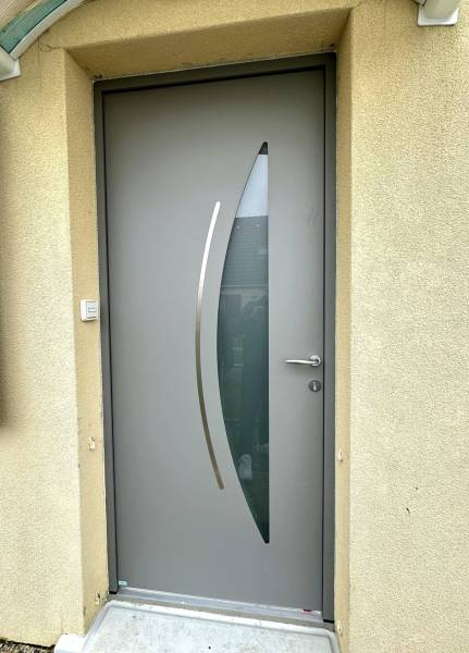 Porte aluminium à Dangu secteur Grandvillers