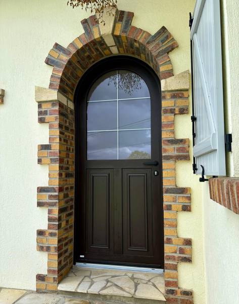 Porte d'entrée alu-bois avec petits bois intégrés Beauvais