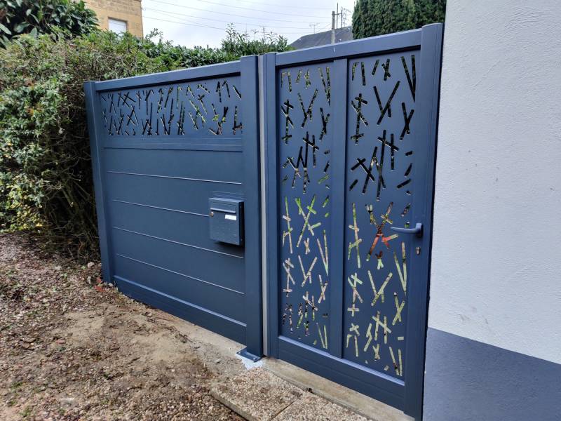 Entreprise spécialisée dans la pose de clôture, portillon de jardin et panneau rigide gris anthracite en Seine-Maritime à Dieppe