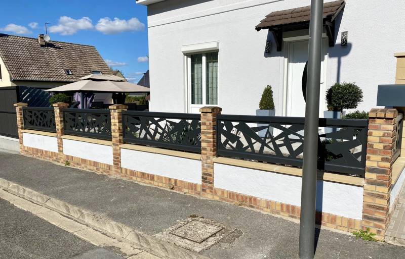 Clôture moderne gris 7016 à Beauvais 