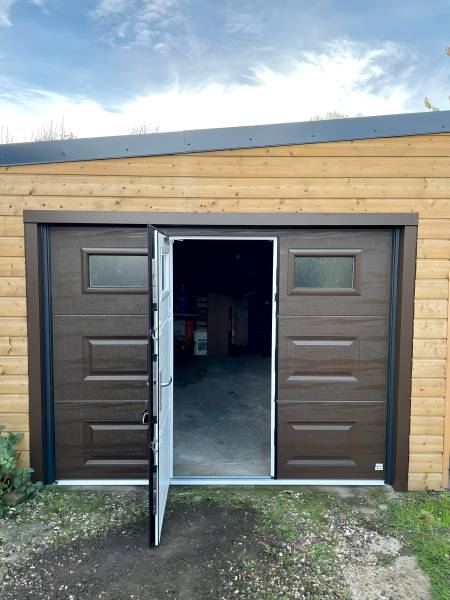 Porte de garage brun FAME à Gournay en Bray 