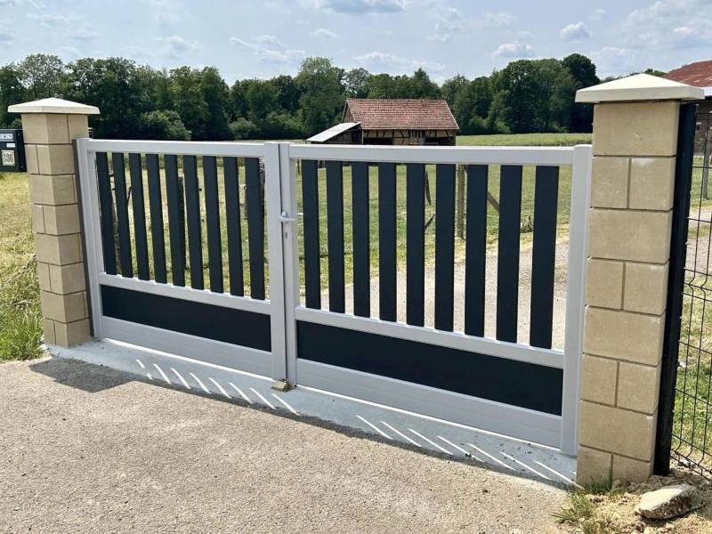 Portail en aluminium Cetal à Gournay en Bray 
