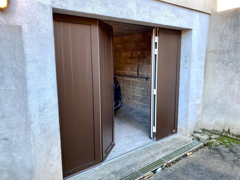Porte de garage 4 vantaux brun à Gournay en Bray 