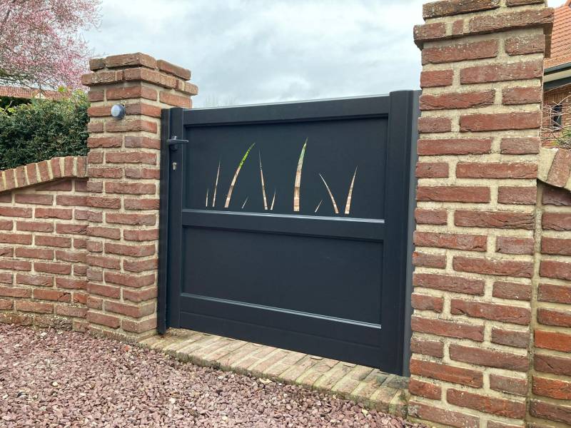 Portillon Cetal en aluminium gris fonce à St aubin le Cauf 