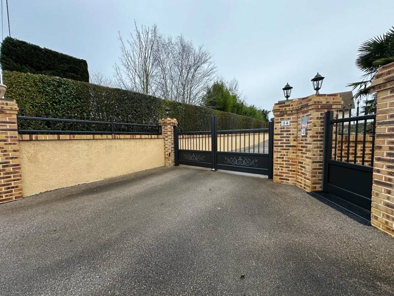 Ensemble de Portail et Clôture en aluminium à Elbeuf en Bray 