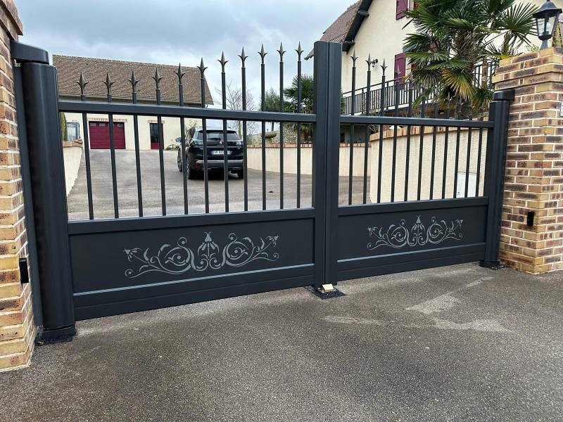 Portail Cetal à Elbeuf en Bray gris fonce 