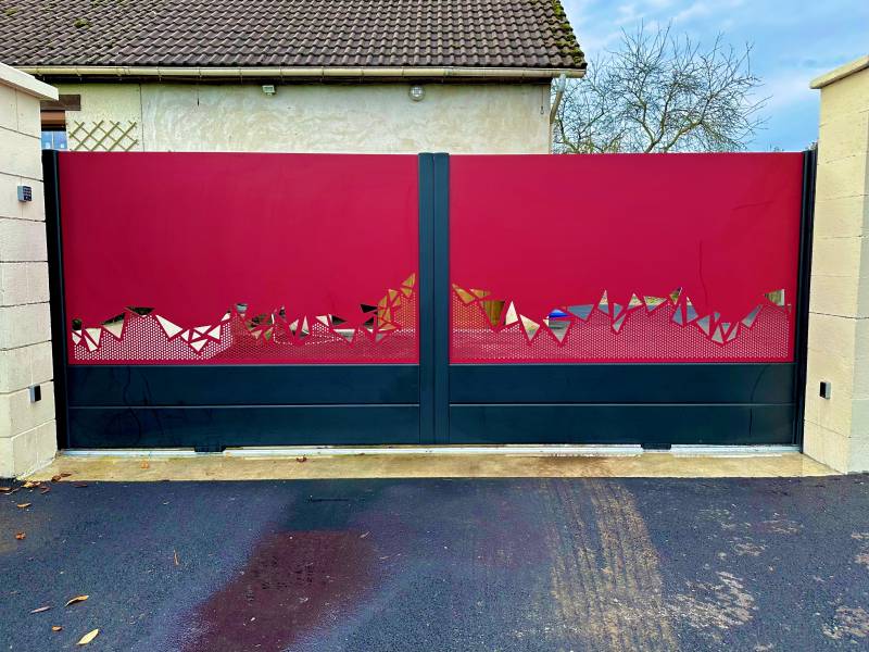 PORTAIL ALUMINUIM COULISSANT MOTORISE GOURNAY EN BRAY