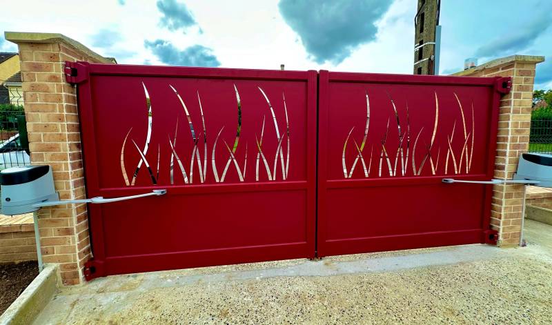 A BEAUVAIS PORTAIL ALU CETAL AVEC MOTORISATION NICE