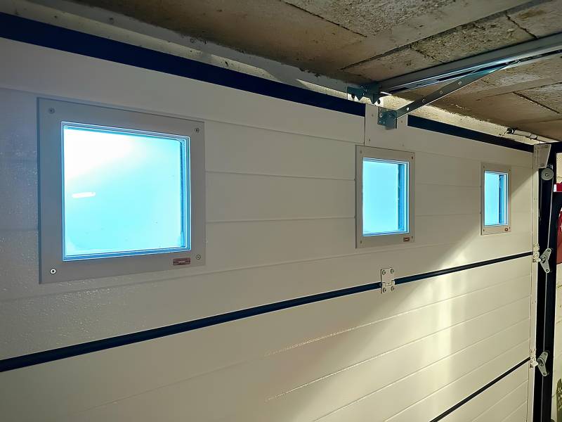 Porte isolante sectionnelle au plafond Beauvais